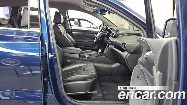 Hyundai Santa Fe 2018 thumb 3