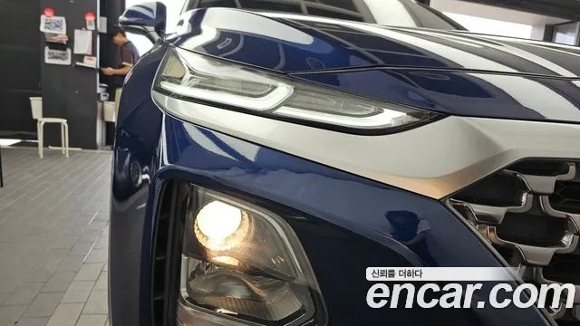 Hyundai Santa Fe 2018 thumb 2