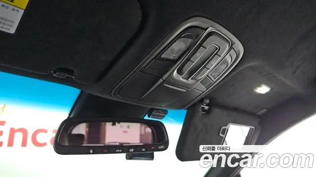 Hyundai Santa Fe 2018 thumb 2