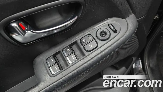 Kia Carens 2013 thumb 5