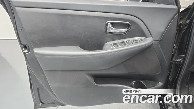 Kia Carens 2013 thumb 11