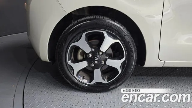 Kia Ray 2012 thumb 12