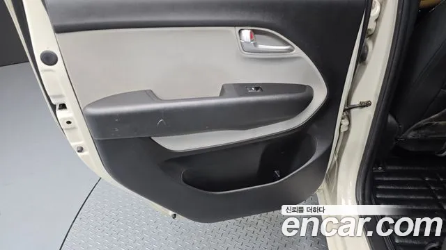Kia Ray 2012 thumb 10