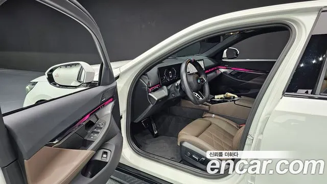 BMW 5 серии 2025 thumb 11
