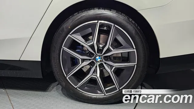 BMW 5 серии 2025 thumb 9