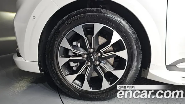 Kia Carnival 2021 thumb 4