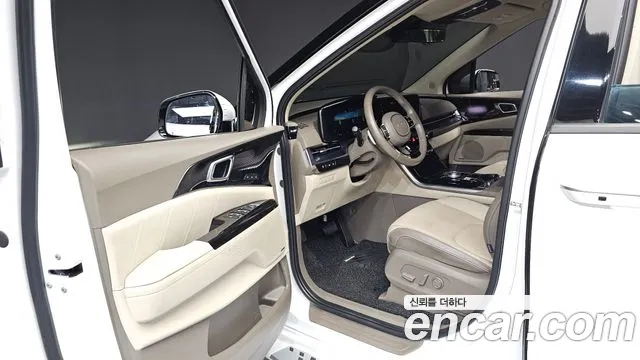 Kia Carnival 2021 thumb 3