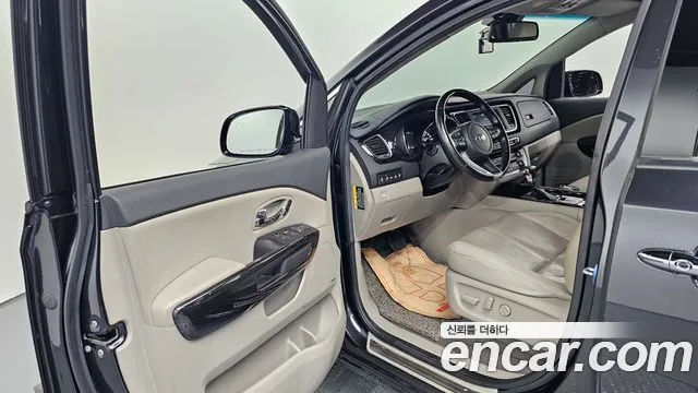 Kia Carnival 2019 thumb 8