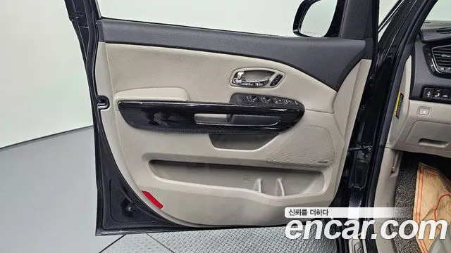 Kia Carnival 2019 thumb 7