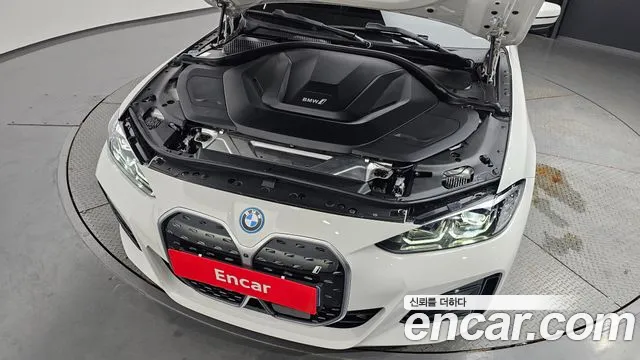 BMW i4 2022 thumb 4