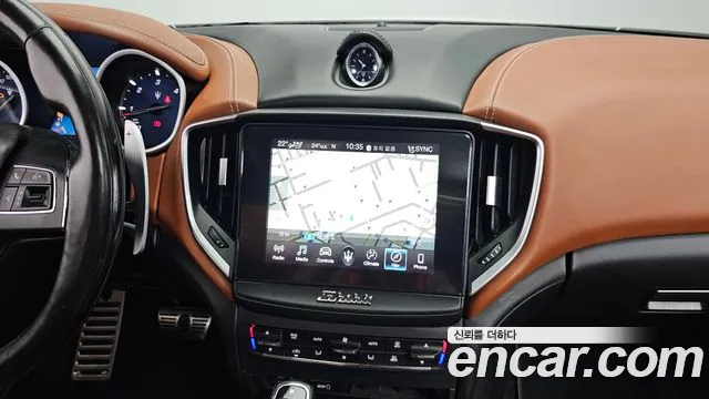 Maserati Ghibli 2019 thumb 12