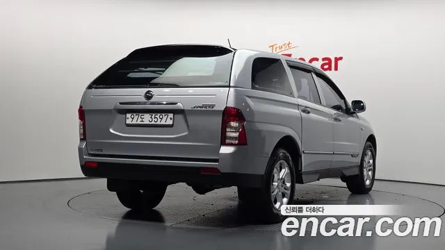 KGM Korando 2013 thumb 10