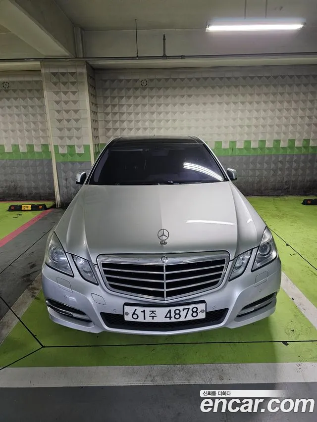 Mercedes-Benz E-Class 2011 thumb 8