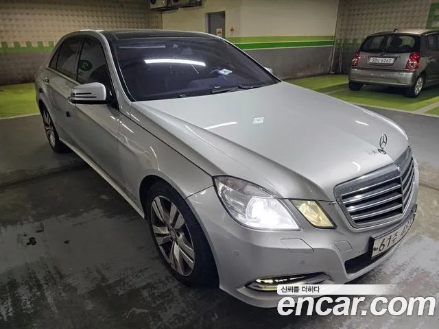 Mercedes-Benz E-Class 2011 thumb 4