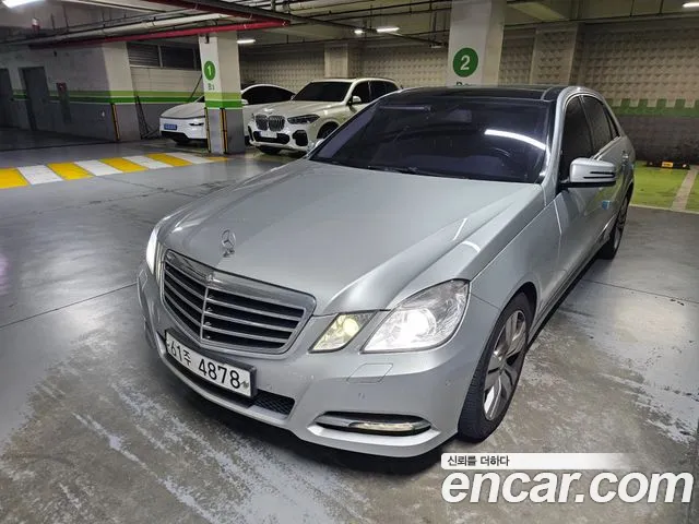 Mercedes-Benz E-Class 2011 thumb 11