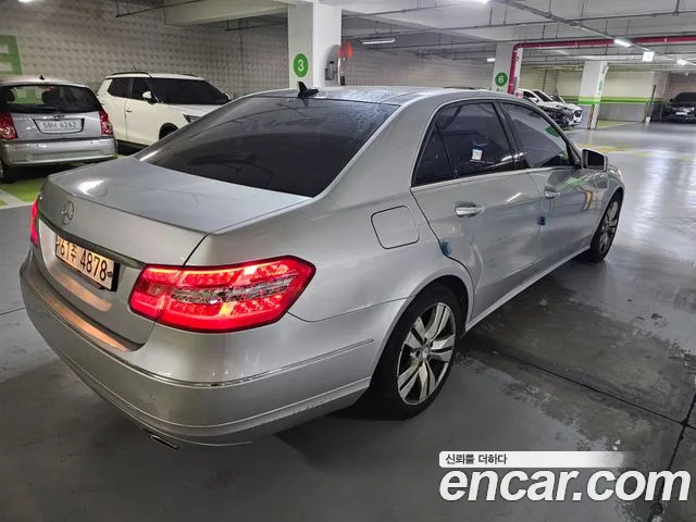 Mercedes-Benz E-Class 2011 thumb 5