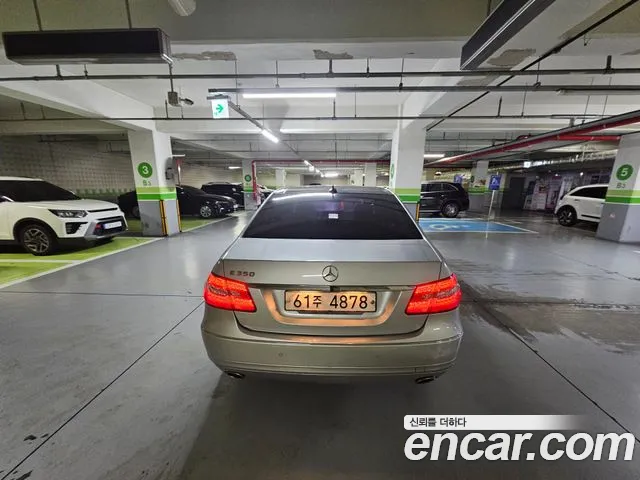 Mercedes-Benz E-Class 2011 thumb 9