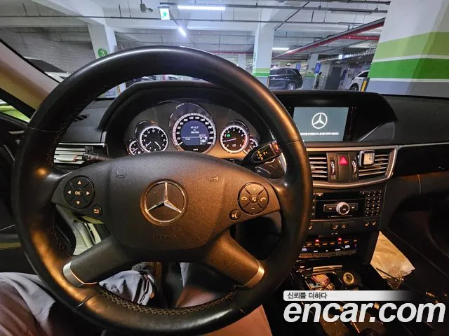 Mercedes-Benz E-Class 2011 thumb 6