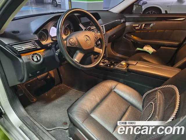 Mercedes-Benz E-Class 2011 thumb 7