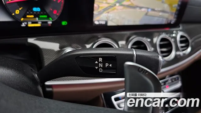 Mercedes-Benz E-Class 2019 thumb 4