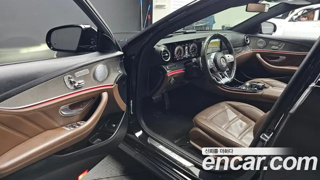 Mercedes-Benz E-Class 2019 thumb 12