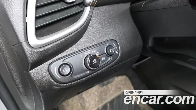 Chevrolet Trax 2017 thumb 2