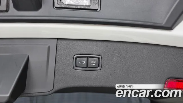 Porsche Cayenne 2024 thumb 4