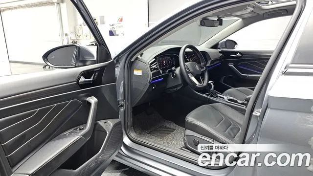 Volkswagen Jetta 2023 thumb 7