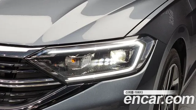 Volkswagen Jetta 2023 thumb 8