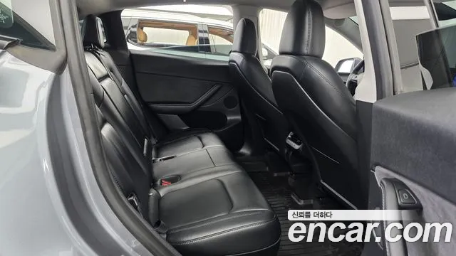 Tesla Model Y 2024 thumb 4