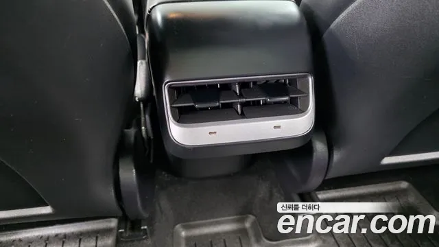 Tesla Model Y 2024 thumb 9