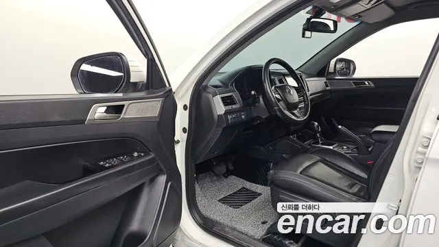 KGM Rexton 2018 thumb 10
