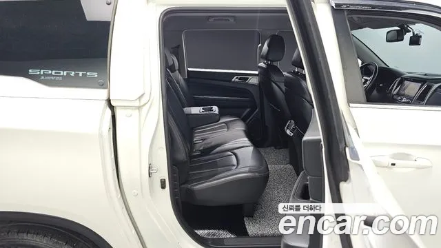 KGM Rexton 2018 thumb 8