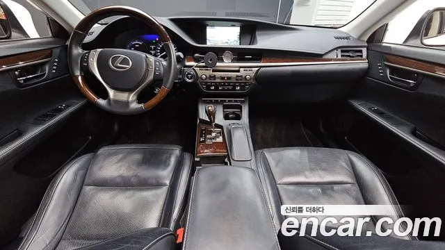 Lexus ES 300h 2012 thumb 9