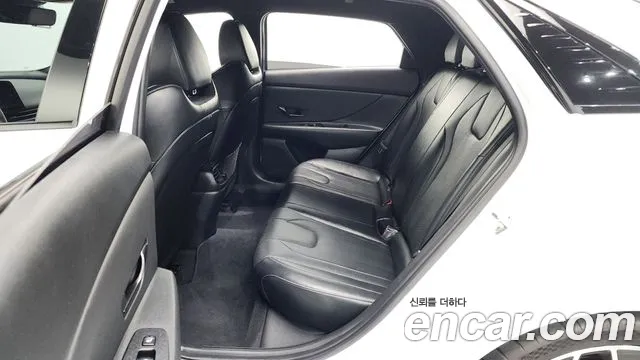 Hyundai Elantra 2022 thumb 5