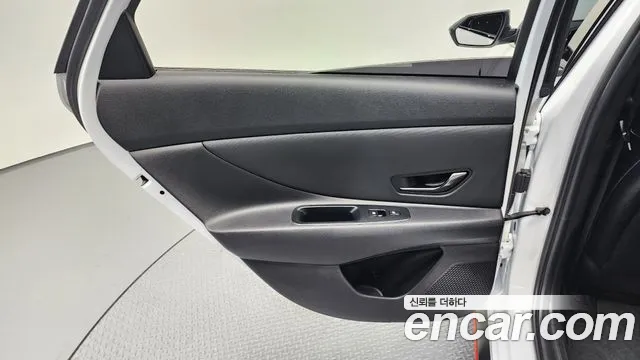 Hyundai Elantra 2022 thumb 12