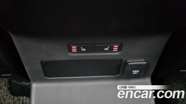 Land Rover Range Rover Velar 2018 thumb 2