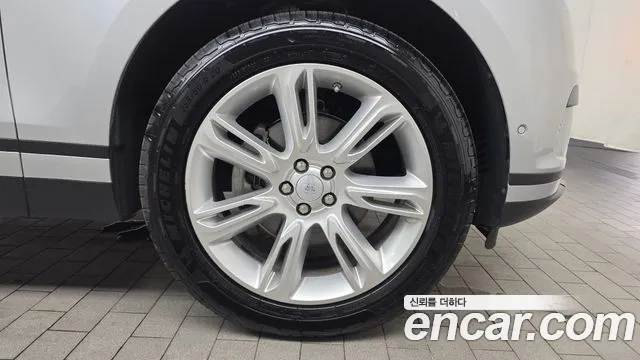 Land Rover Range Rover Velar 2018 thumb 9