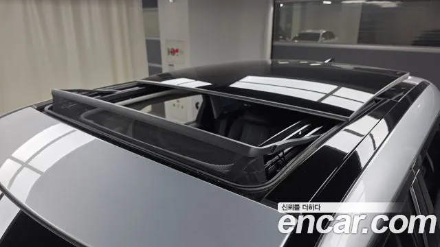 Land Rover Range Rover Velar 2018 thumb 7