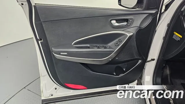 Hyundai Santafe 2016 thumb 12