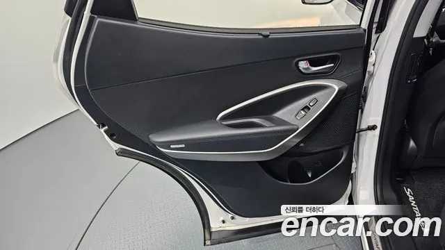Hyundai Santafe 2016 thumb 8