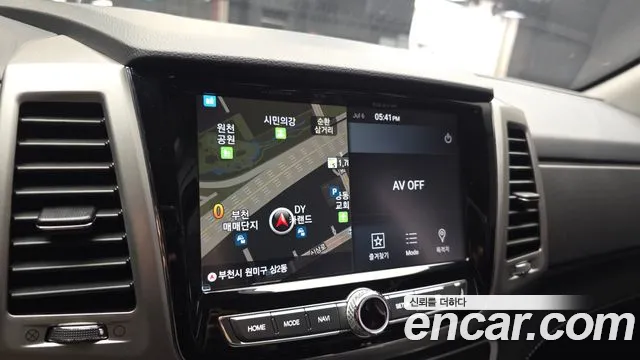 KGM Rexton 2018 thumb 6