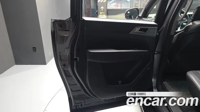 KGM Rexton 2018 thumb 9