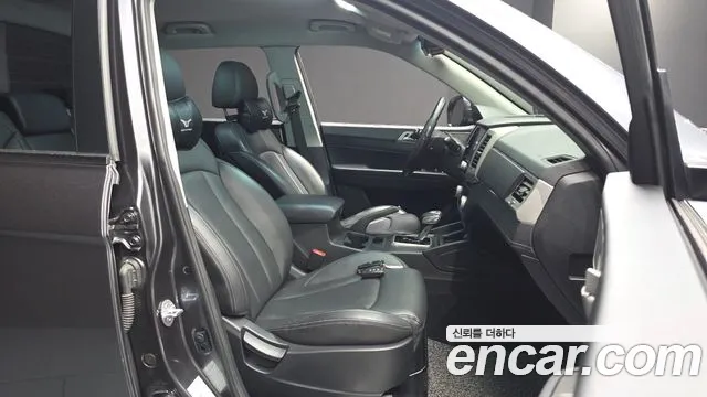 KGM Rexton 2018 thumb 8