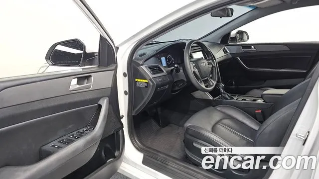 Hyundai LF 2015 thumb 10