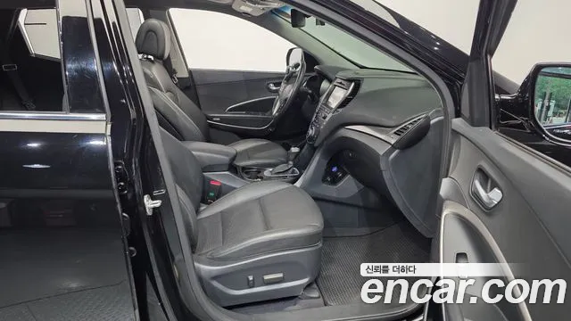 Hyundai Santafe 2015 thumb 11