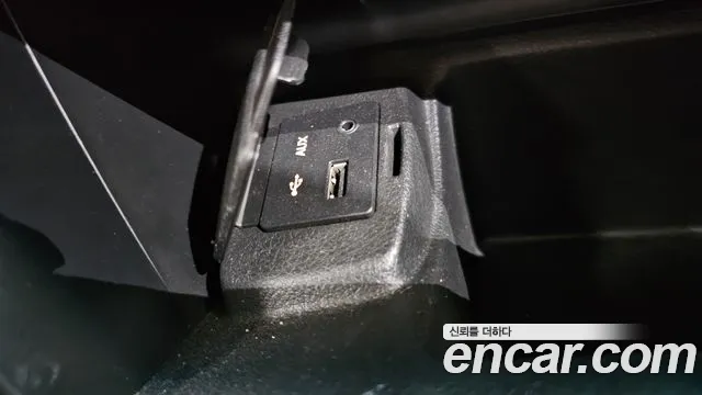 KGM Korando 2015 thumb 5