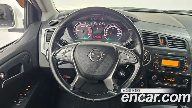 KGM Korando 2015 thumb 6