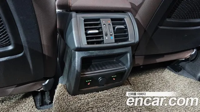 BMW X4 2018 thumb 3