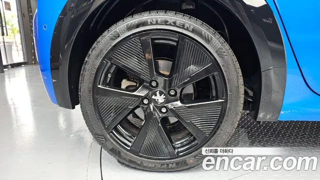 Peugeot e-208 2020 thumb 4